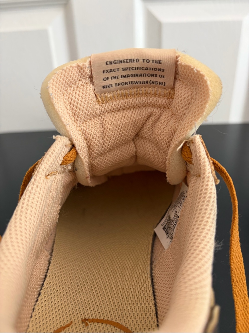 Nike Waffle Debut Sesame Desert Ochre Running Shoe DH9523-200 - Size 7.5 - Picture 5 of 8